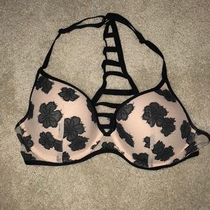 VS pink push-up bra